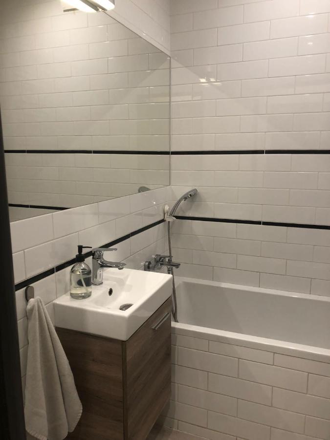 Apartament Srodmiescie 1 Sypialnia Oraz 1 Salon Waldenburg Exterior foto